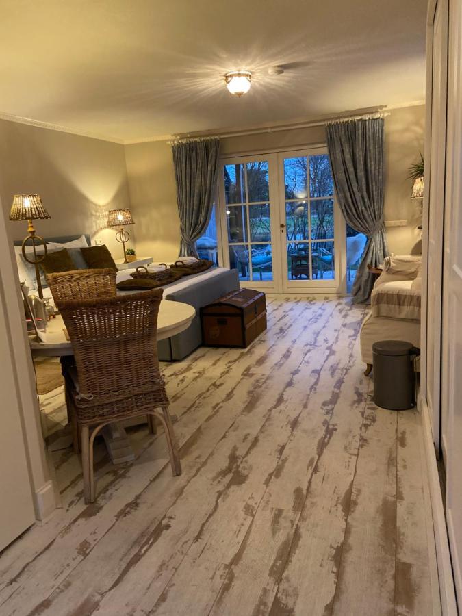 Bed & Breakfast De Vijverkamer-----privé Diner Op De Mogelijk!! Hoogeveen