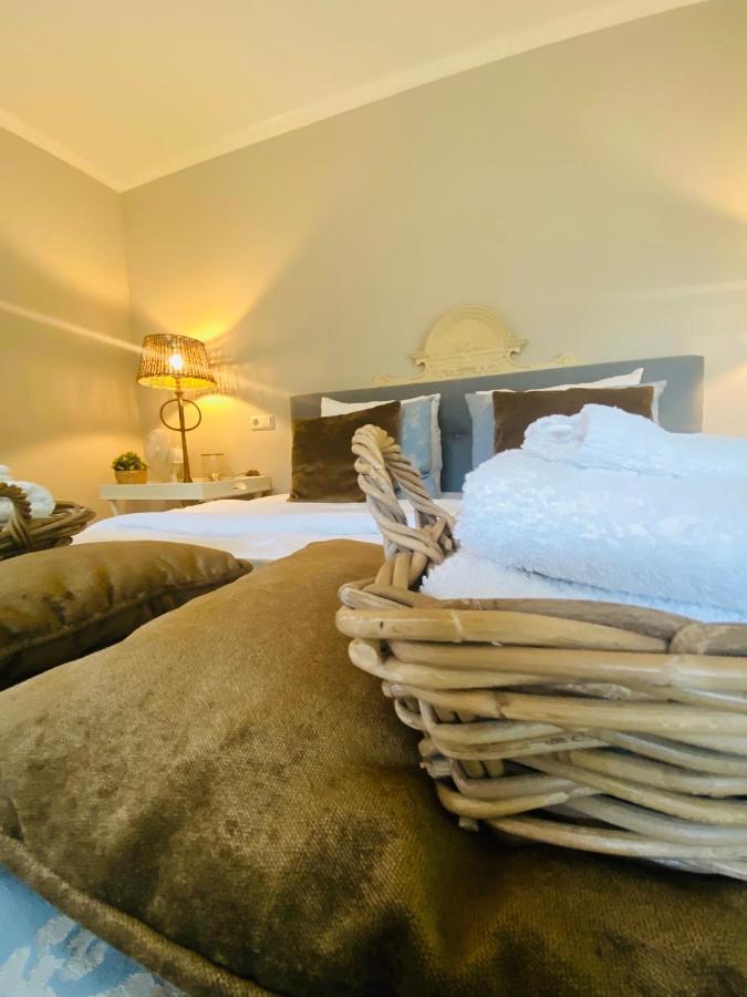 De Vijverkamer-----privé Diner Op De Mogelijk!! Bed & Breakfast Hoogeveen